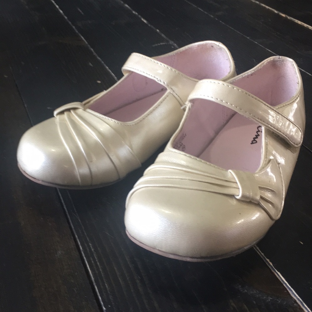 💎 Nina Iridescent Pearl Mary Janes 💎